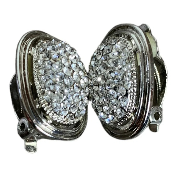 VTG Oval Silver  Toned Sparkly Clip On Earrings Not Marked Costume Jewellery - Picture 2 of 8